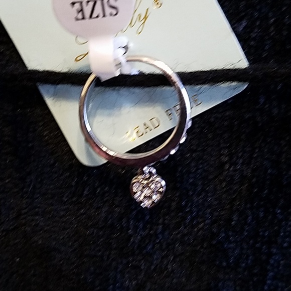 Lovely Rhinestone Diamond Ring with Delicate Heart - Picture 4 of 4